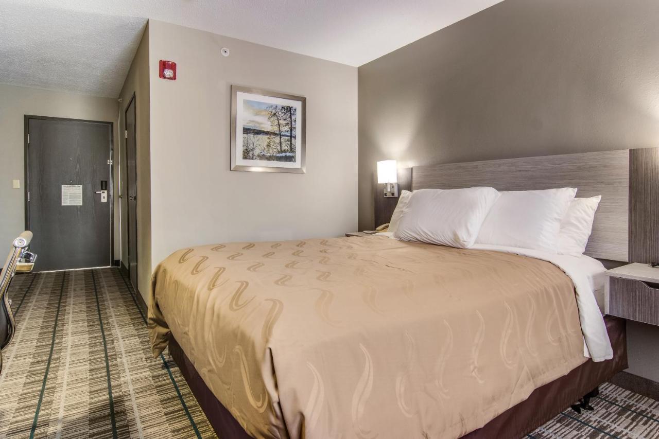 Quality Inn & Suites Grove City-Outlet Mall Dış mekan fotoğraf