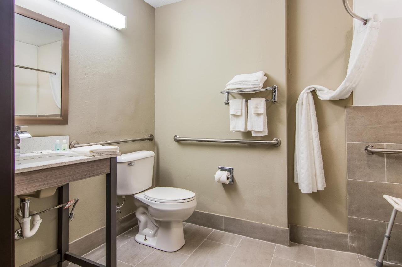 Quality Inn & Suites Grove City-Outlet Mall Dış mekan fotoğraf
