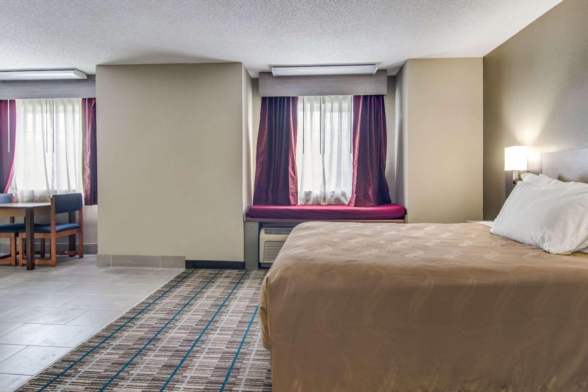Quality Inn & Suites Grove City-Outlet Mall Dış mekan fotoğraf