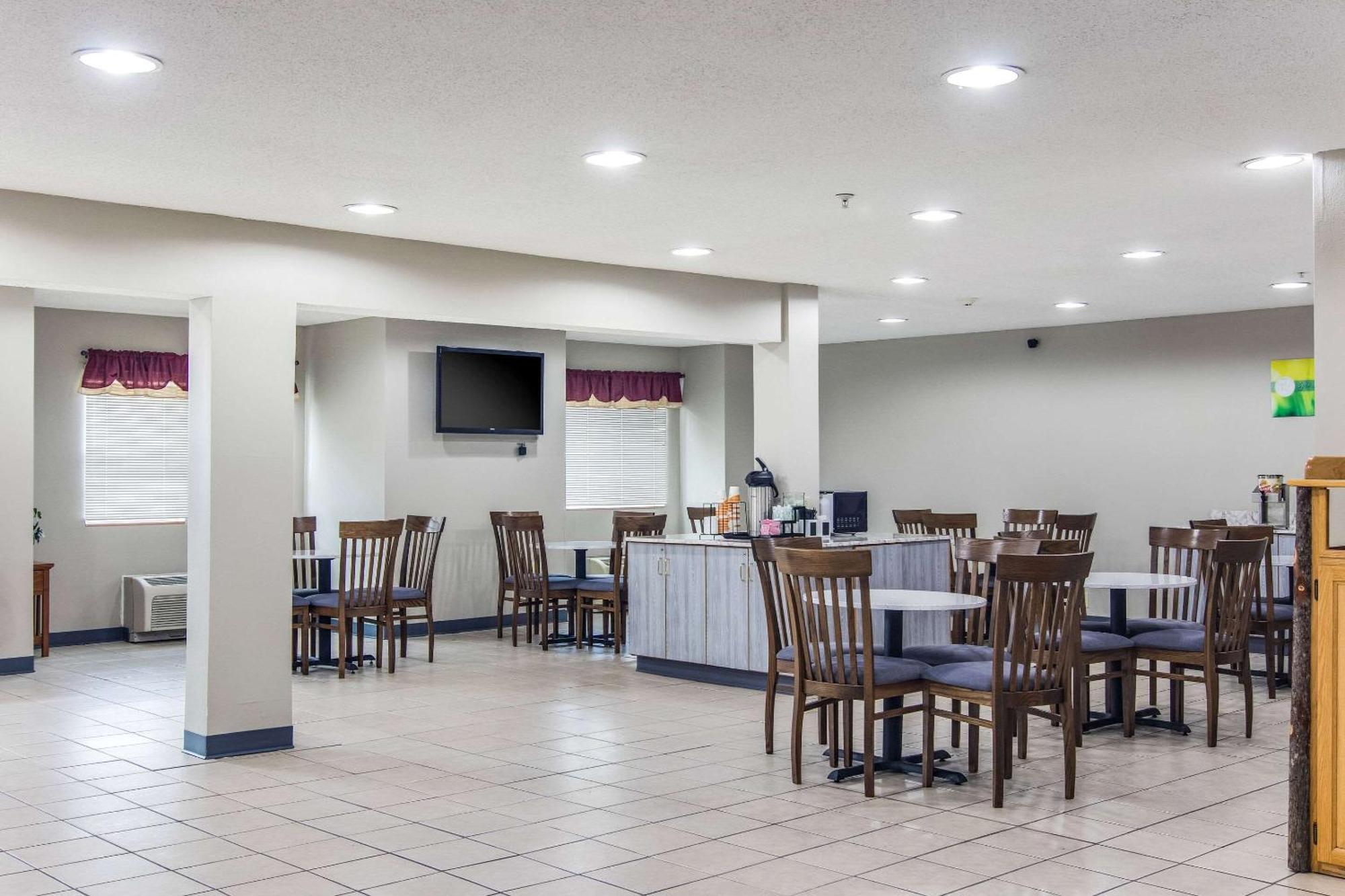 Quality Inn & Suites Grove City-Outlet Mall Dış mekan fotoğraf